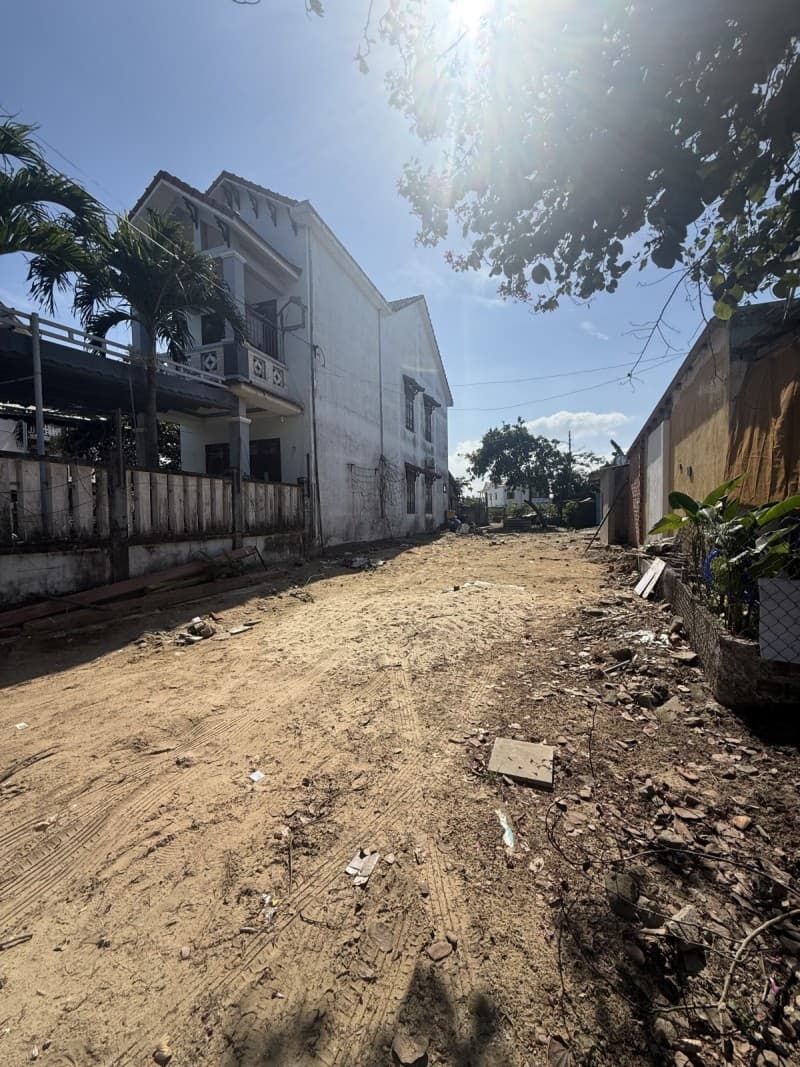 Hải Thượng Lãn Ông 171.6 Đất 6 30 8.15 tỷ Hội An 6 Đến 10 HĐ Chuyên gia Hoàng Vũ Phòng Ngọc Minh Phư