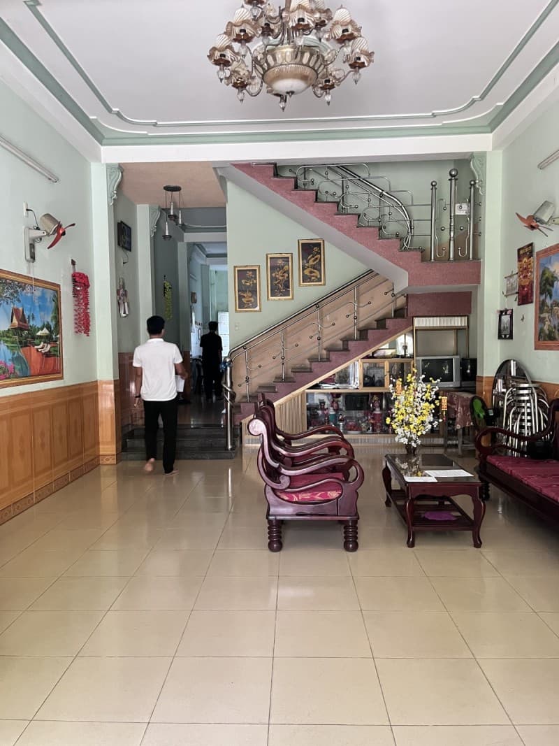 Nhà 3 tầng 90m² mặt tiền 5m Ngô Quang Huy, Sơn Trà — gần biển, tiềm năng kinh doanh, mặt tiền đường lớn, ô tô đỗ cửa