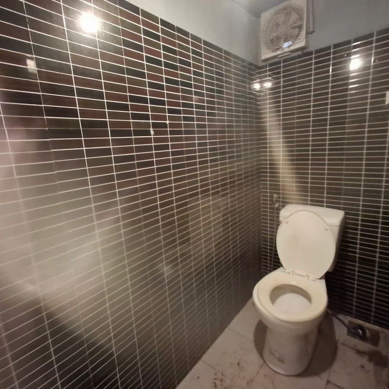 Nhà 2 tầng 142m² mặt tiền 5m Phan Châu Trinh, Hải Châu — gần chợ, tiềm năng kinh doanh, mặt tiền đường lớn, ô tô đỗ cửa