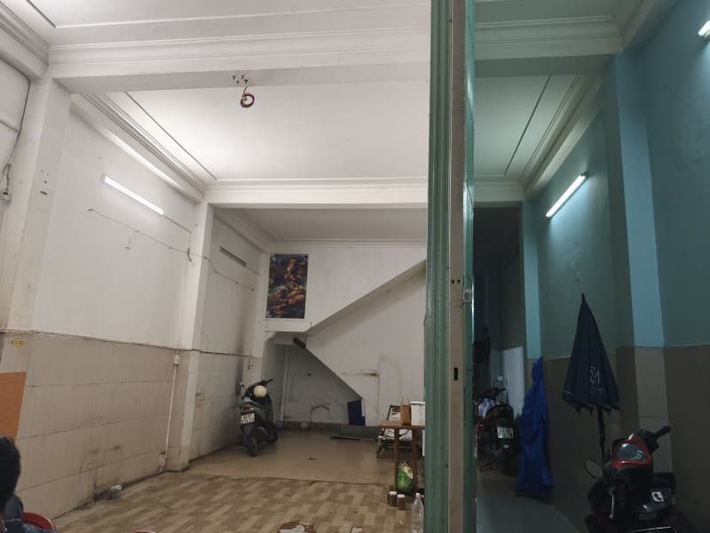 Nhà 2 tầng 75m² mặt tiền 4.8m Hoàng Diệu, Hải Châu — gần chợ, tiềm năng kinh doanh, mặt tiền đường lớn, có dòng tiền